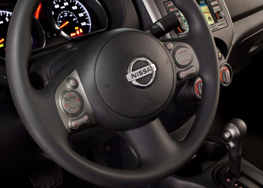  Nissan Versa 2012 года  (фото 95 из 111)